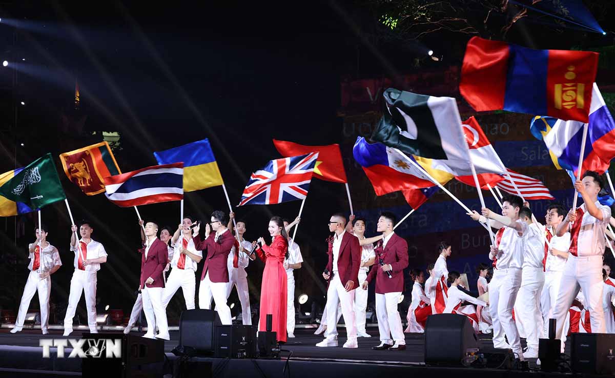 Le hoi Van hoa The gioi do Bo Van hoa, The thao va Du lich Viet Nam lan dau to chuc, thang 10/2025, tai Ha Noi, thu hut dong dao dai dien cac nen van hoa tren the gioi tham du. (Anh: Quoc Khanh/TTXVN).