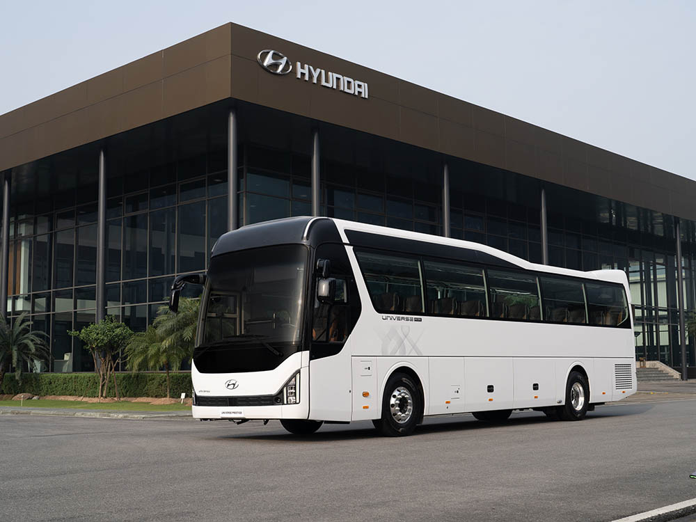 Hyundai Universe Prestige is announced by HTCV with a selling price of 4.5 billion VND and is expected to be delivered to customers from January 2026. Photo: HTCV