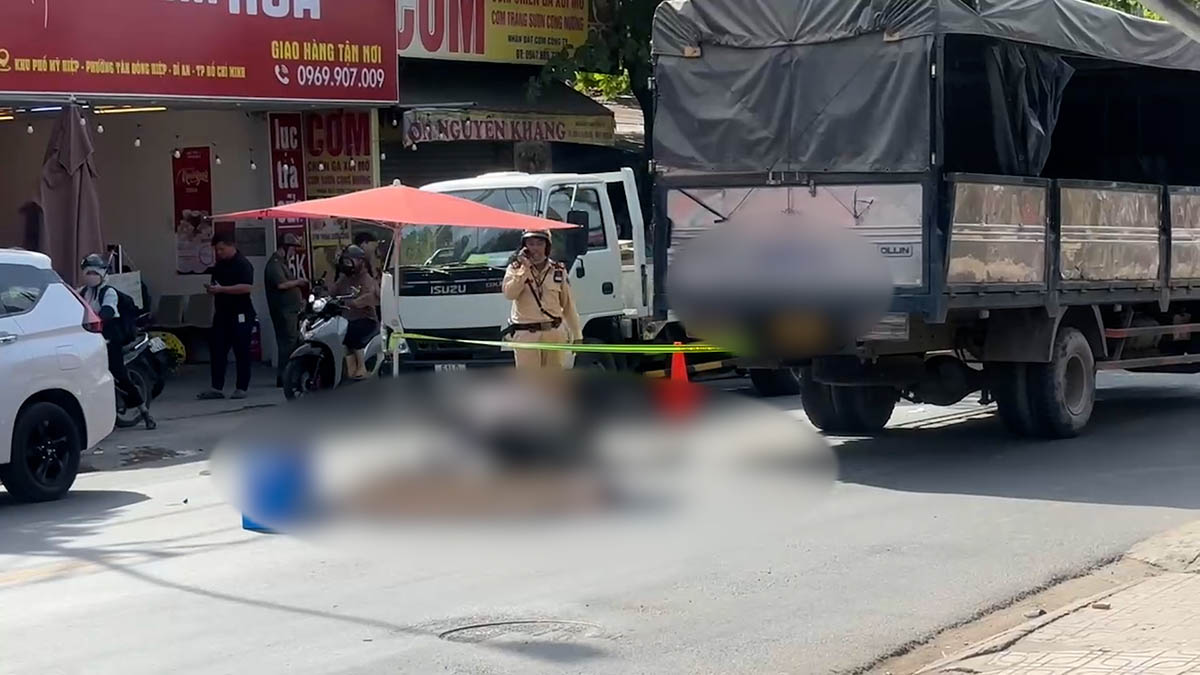 Scene of a motorbike collision with a truck that killed 1 person in Ho Chi Minh City.
