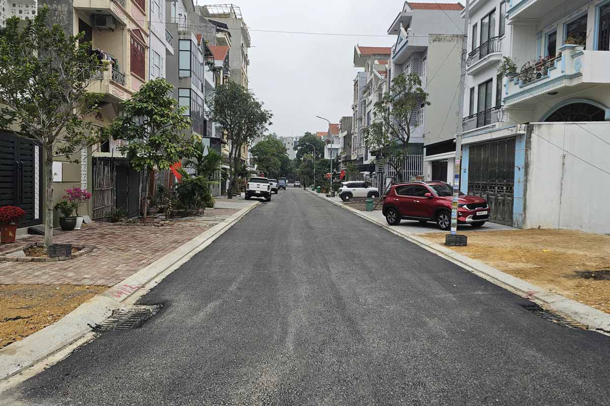 A road in Yet Kieu 6 area, Hong Gai ward, Quang Ninh province was just completed on January 20, 2026. Photo: Doan Hung