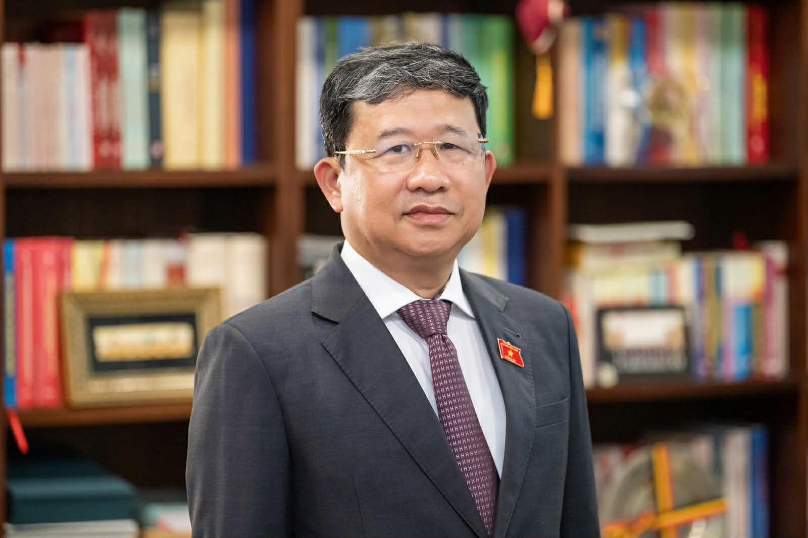 Uy vien Trung uong Dang, Uy vien Uy ban Thuong vu Quoc hoi, Pho Bi thu Dang uy Quoc hoi Vu Hai Ha. Anh: NDBND