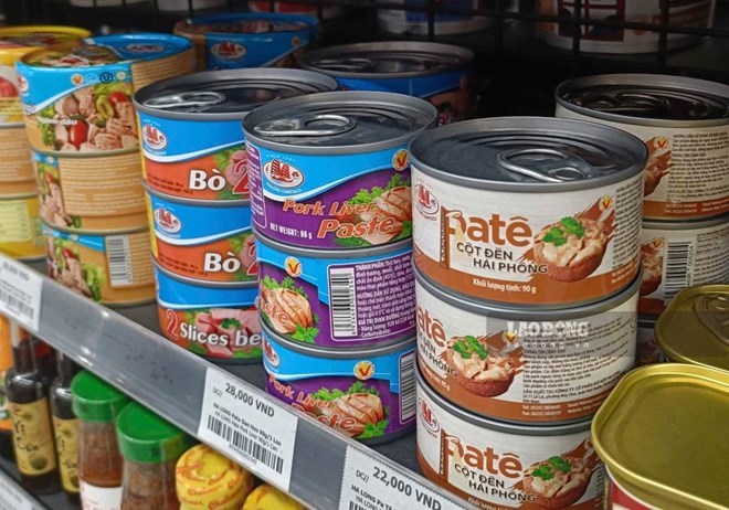 Ha Long canned goods said they have destroyed raw materials that tested positive for the virus, not put into production. Photo: Hoang Khoi