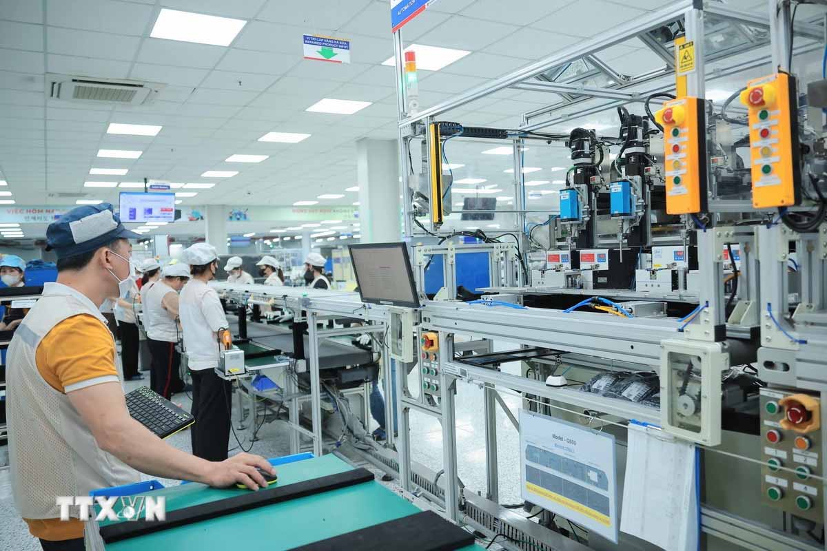 De nombreux projets d'investissement IDE appliquant la science et la technologie modernes, la technologie propre et peu affectant l'ecologie ont ete nouvellement investis et innoves dans la province de Quang Ninh. Photo: Hoang Hieu/TTXVN