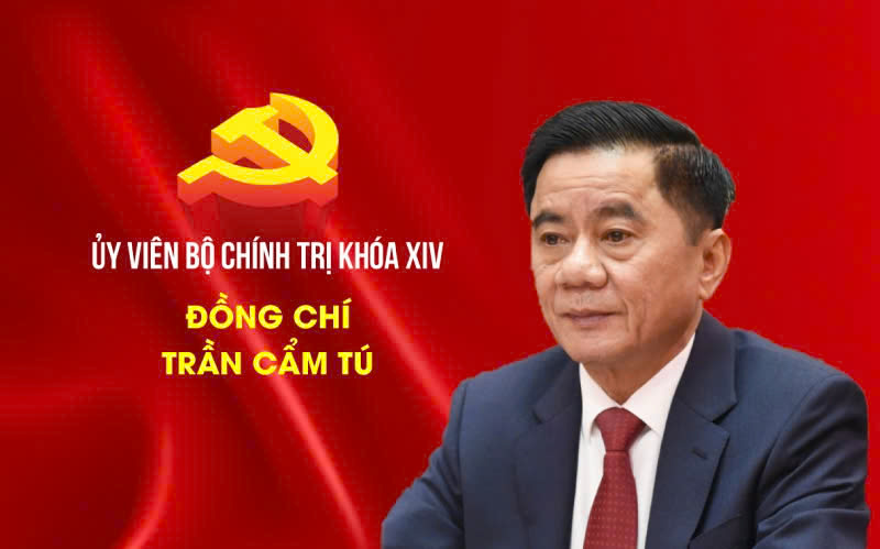 Comrade Tran Cam Tu was elected as a member of the Politburo of the 14th Central Executive Committee. Photo: Lao Dong