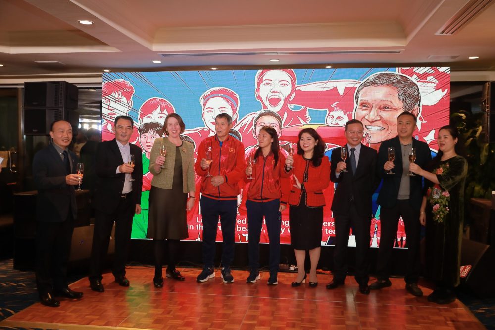 The Australian Embassy organizes a congratulatory party for the Vietnamese women's team before the 2026 Asian Championship finals. Photo: VFF