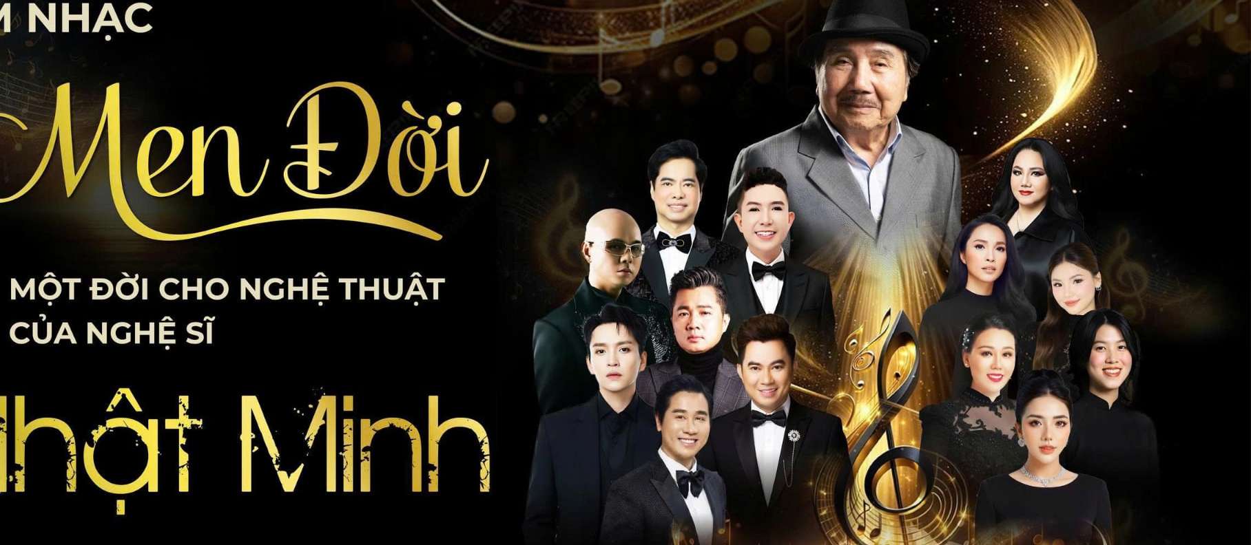 Artist Nhat Minh does his own liveshow. Photo: Organizing Committee.