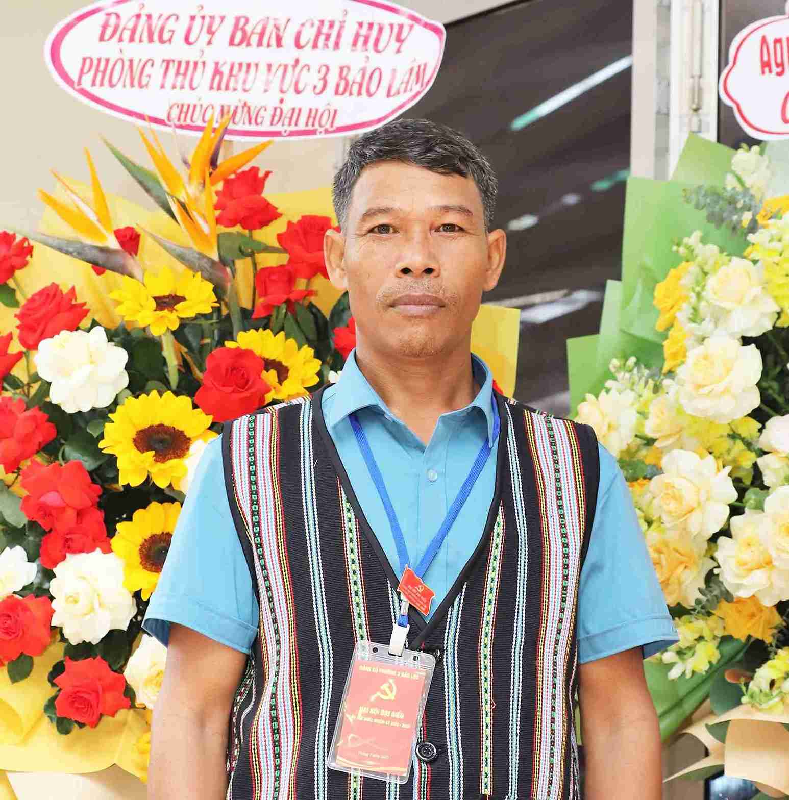 Ong K'Huan, Bi thu Chi bo Buon Da Nghich. Anh: Phuc Khanh