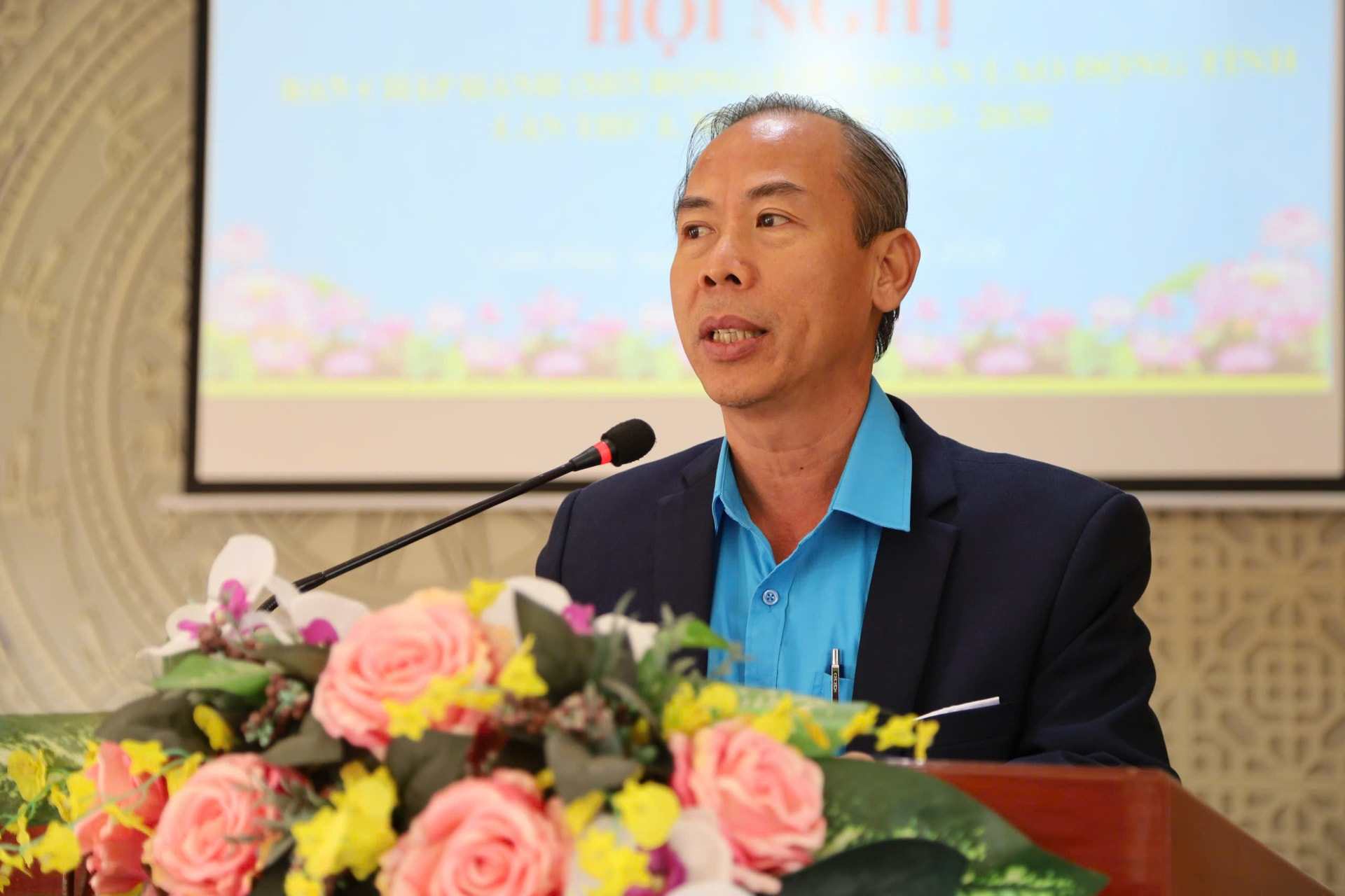 Pho Chu tich Uy ban MTTQ Viet Nam tinh, Chu tich Lien doan Lao dong tinh Lam Dong phat bieu tai Hoi nghi. Anh: Linh Thu