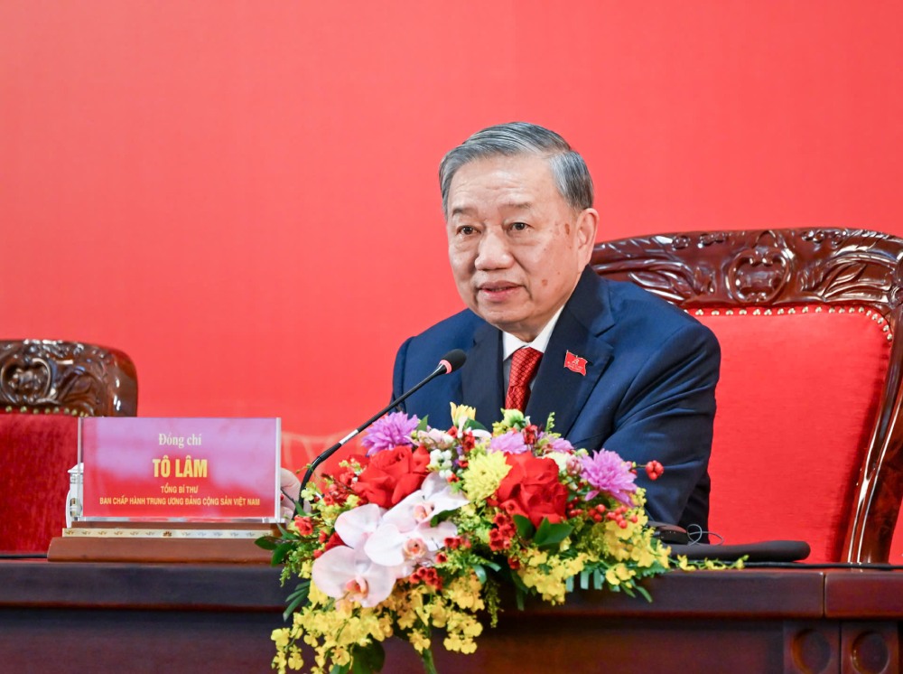 Tong Bi thu To Lam chu tri hop bao. Anh: Pham Dong