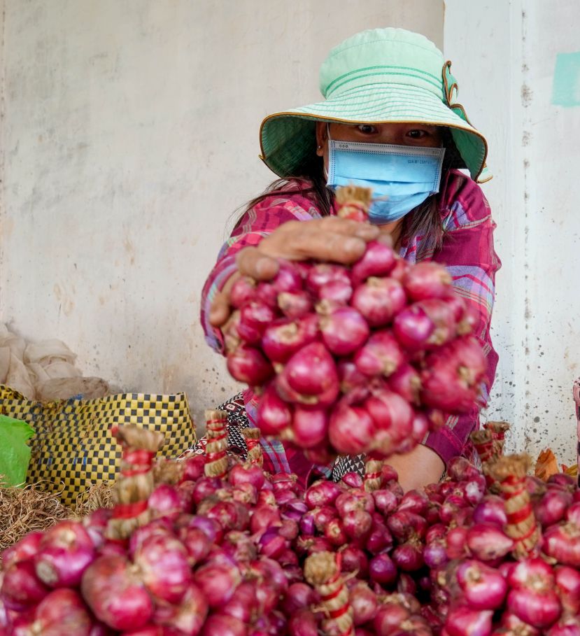Gia cong hanh tim giup giai quyet viec lam cho nhieu lao dong quanh vung. Anh: Phuong Anh