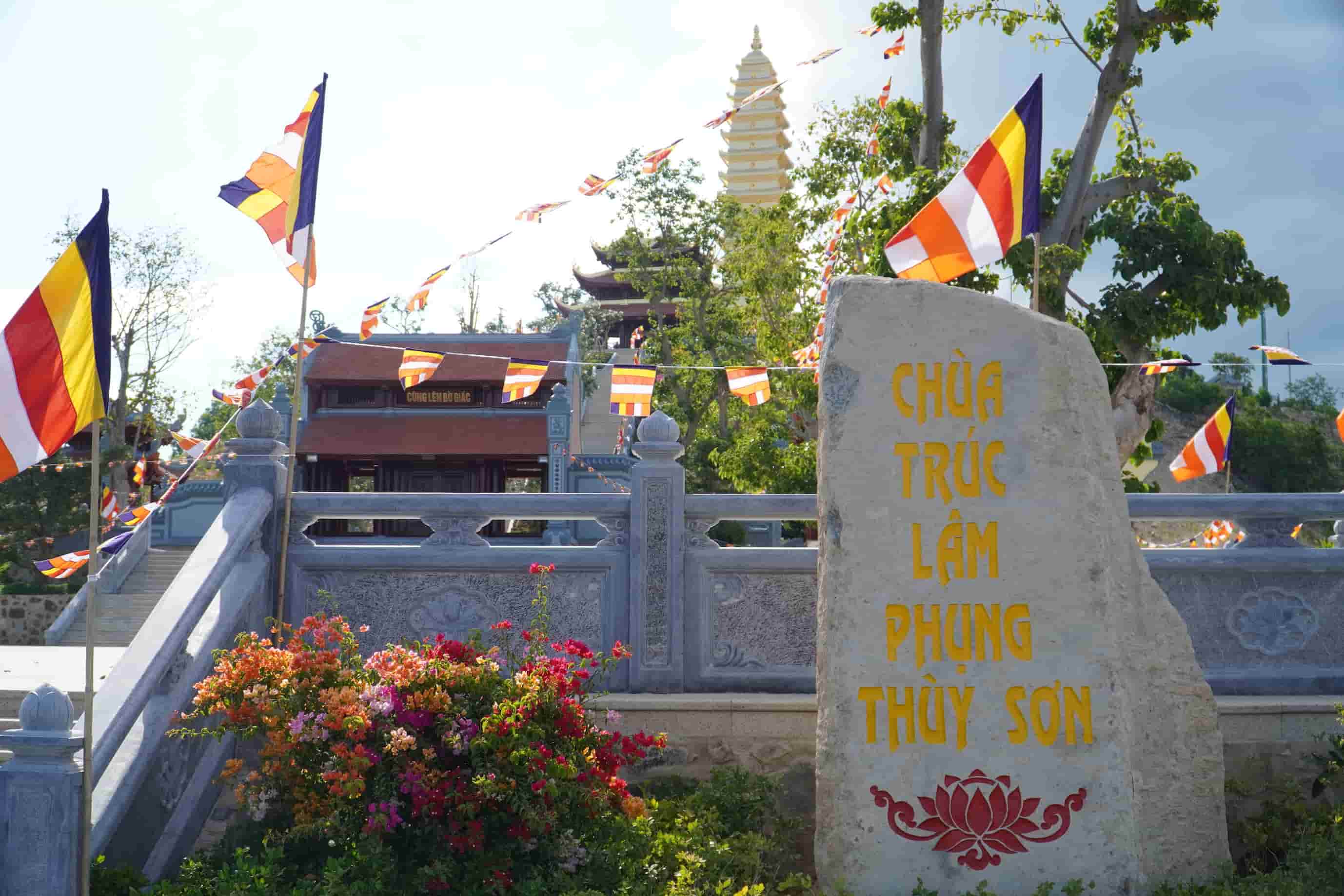 A hau Phuong Nhi va doanh nhan Pham Nhat Minh Hoang thuc hien nghi le dam cuoi truyen thong. Anh: Louis Wu