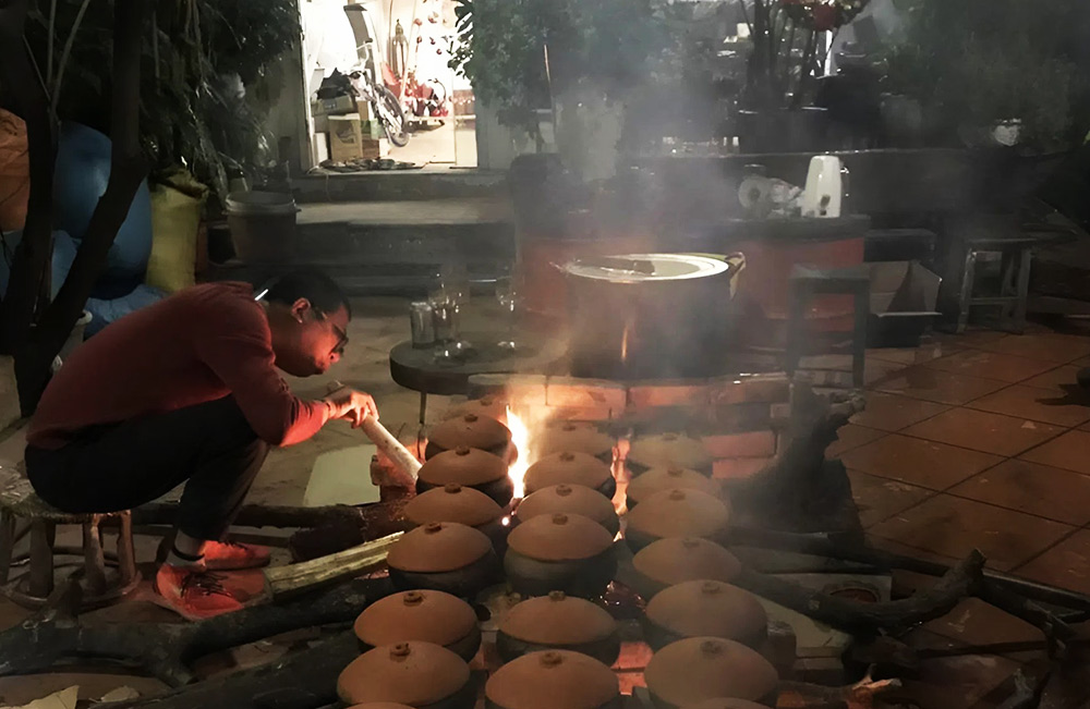 Snakehead fish braised with galangal - crystallizing the art of slow cooking of Vietnamese cuisine. Photo: Ky Lam