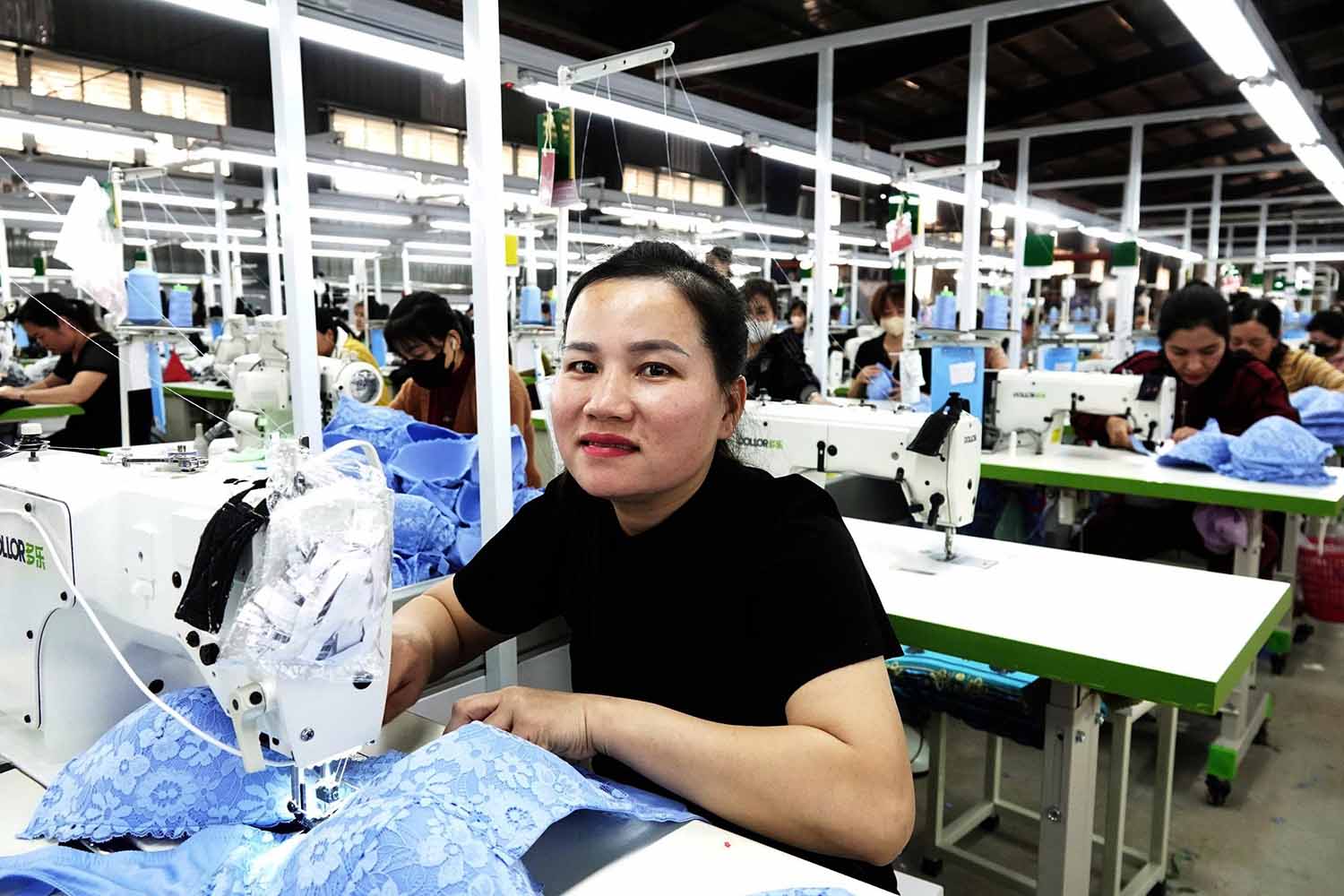 Nhan dan noi chung, nguoi lao dong noi rieng ky vong nhieu vao su phat trien cua dat nuoc trong ky nguyen vuon minh. Anh: Tran Tuan.