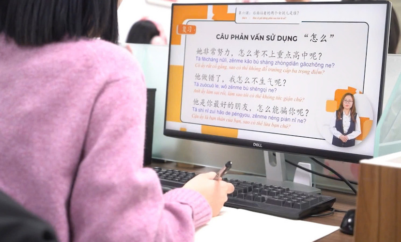 Video of students learning using the VOD platform. Photo: BTC