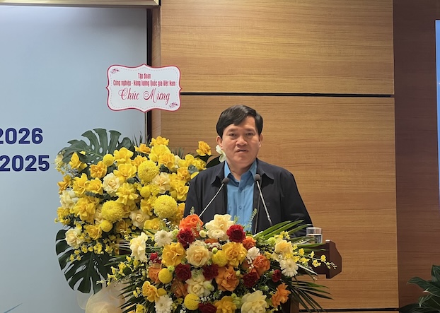 Vice President of the Vietnam General Confederation of Labour Nguyen Xuan Hung highly appreciated the results of activities in 2025 of Petrovietnam Trade Union. Photo: Kieu Vu