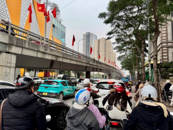 Nga tu Tran        Doan nga tu Hoang Minh Giam - Tran Duy Hung dong nghet nguoi.