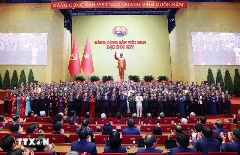 The 14th Central Executive Committee of the Communist Party of Vietnam launches the Congress. Photo: VNA