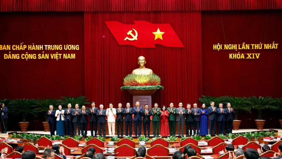 The 14th Central Executive Committee of the Communist Party of Vietnam launches the Congress. Photo: VNA