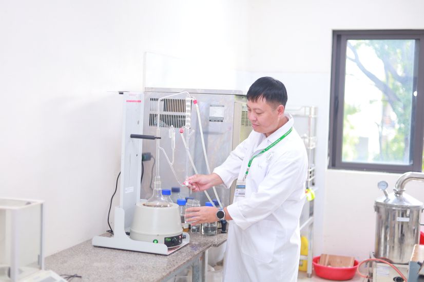 Dr. Tong Van Hai. Photo: NVCC