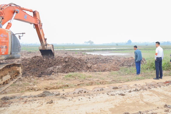 Ban chỉ đạo cưỡng chế xã Kiều Phú tiếp tục tiến hành cưỡng chế công trình vi phạm hồi cuối năm 2025. Ảnh: UBND xã Kiều Phú