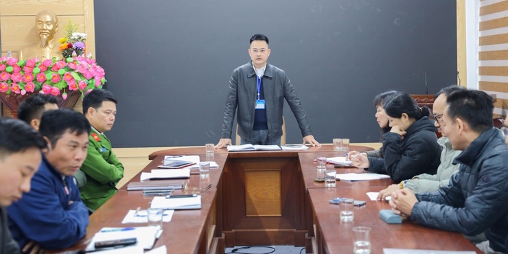 Ong Phan Trung Cuong, Pho Chu tich Thuong truc Uy ban nhan dan xa, Truong Ban Chi dao cuong che ket luan hoi nghi. Anh: UBND xa Kieu Phu