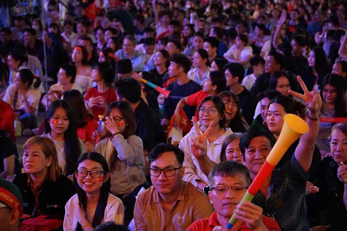 Dong nguoi dan TPHCM 