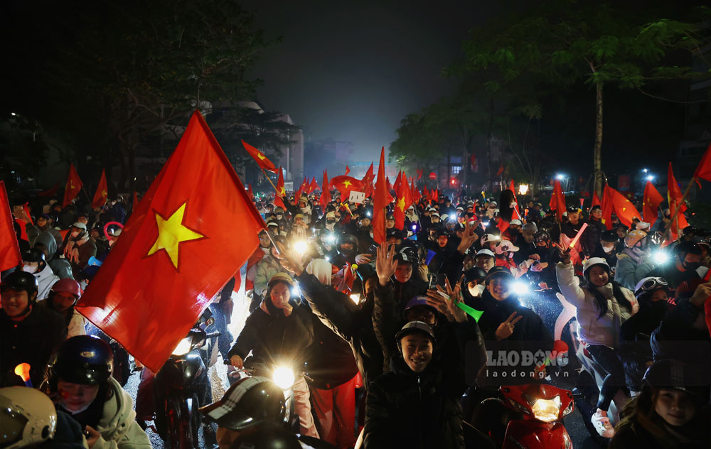 U23 베트남의 숨 막히는 승리 후 폭풍우가 몰아치는 인파