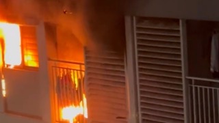 Apartment fire at the apartment puts 3 people in critical condition. Photo: People provided