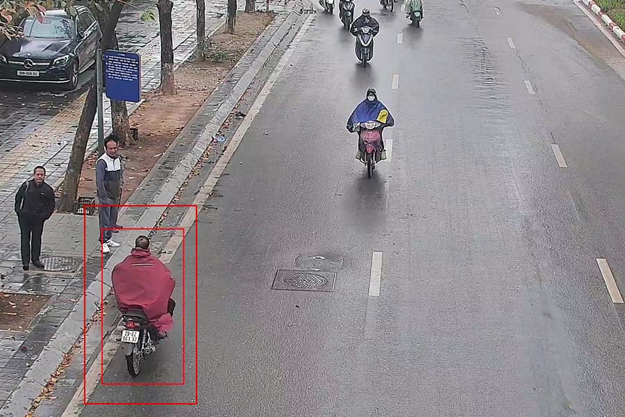 Motorcyclists going against traffic are recorded by AI cameras. Photo: Traffic Police Department