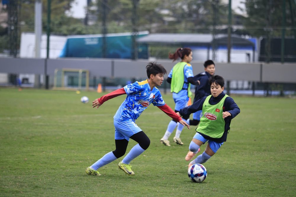 Tuyen nu Viet Nam chu trong viec giu am. Anh: VFF