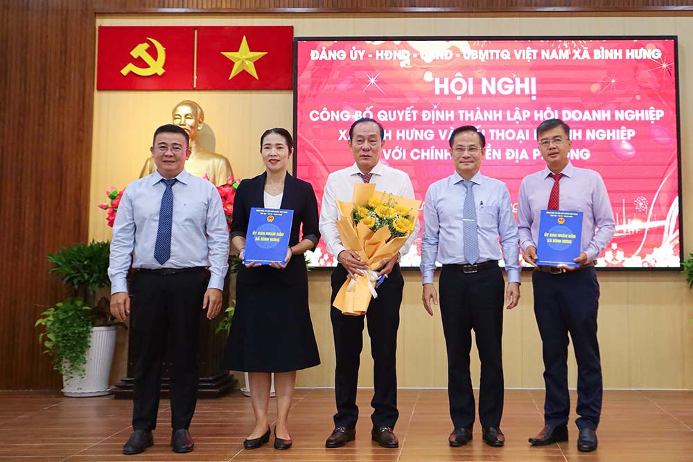Launching the Binh Hung Commune Business Association in Ho Chi Minh City. Photo: Thanh Vu