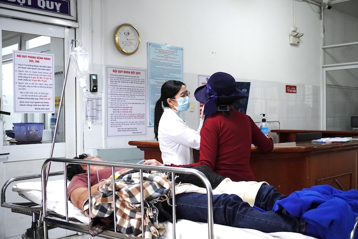 Khoa Dot quy, Benh vien Da Nang gan day lien tuc tiep nhan cac ca cap cuu trong tinh trang nang. Anh: Tran Thi