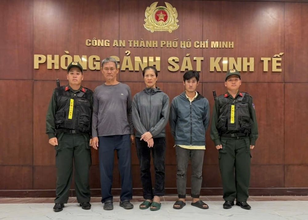 Các đối tượng bị khởi tố, bắt tạm giam. Ảnh: Công an
