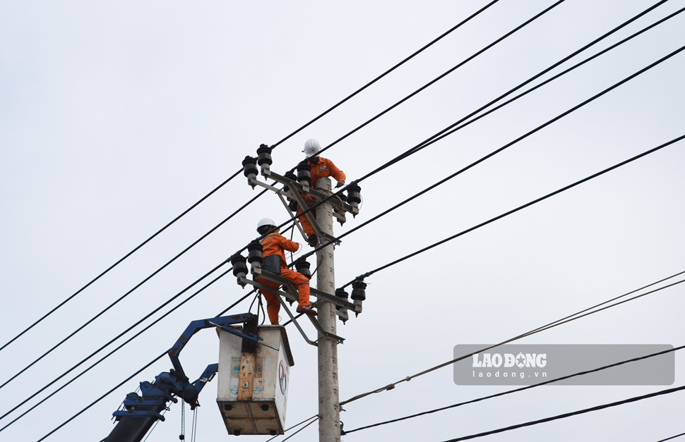The 500kV Dung Quat - Binh Dinh TBKHH transmission line project passing through Gia Lai and Quang Ngai provinces has a total investment of more than 9,880 billion VND. Photo: Hoai Phuong