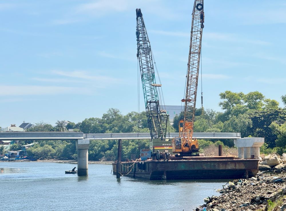 May moc thi cong tai cong truong. Anh: Duy Tuan 