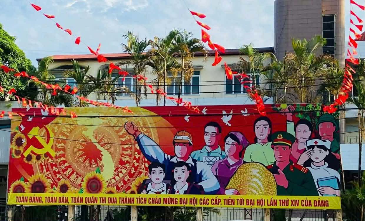 Nguoi dan tinh Tuyen Quang gui gam niem tin sau thanh cong cua Dai hoi. Anh: Viet Bac