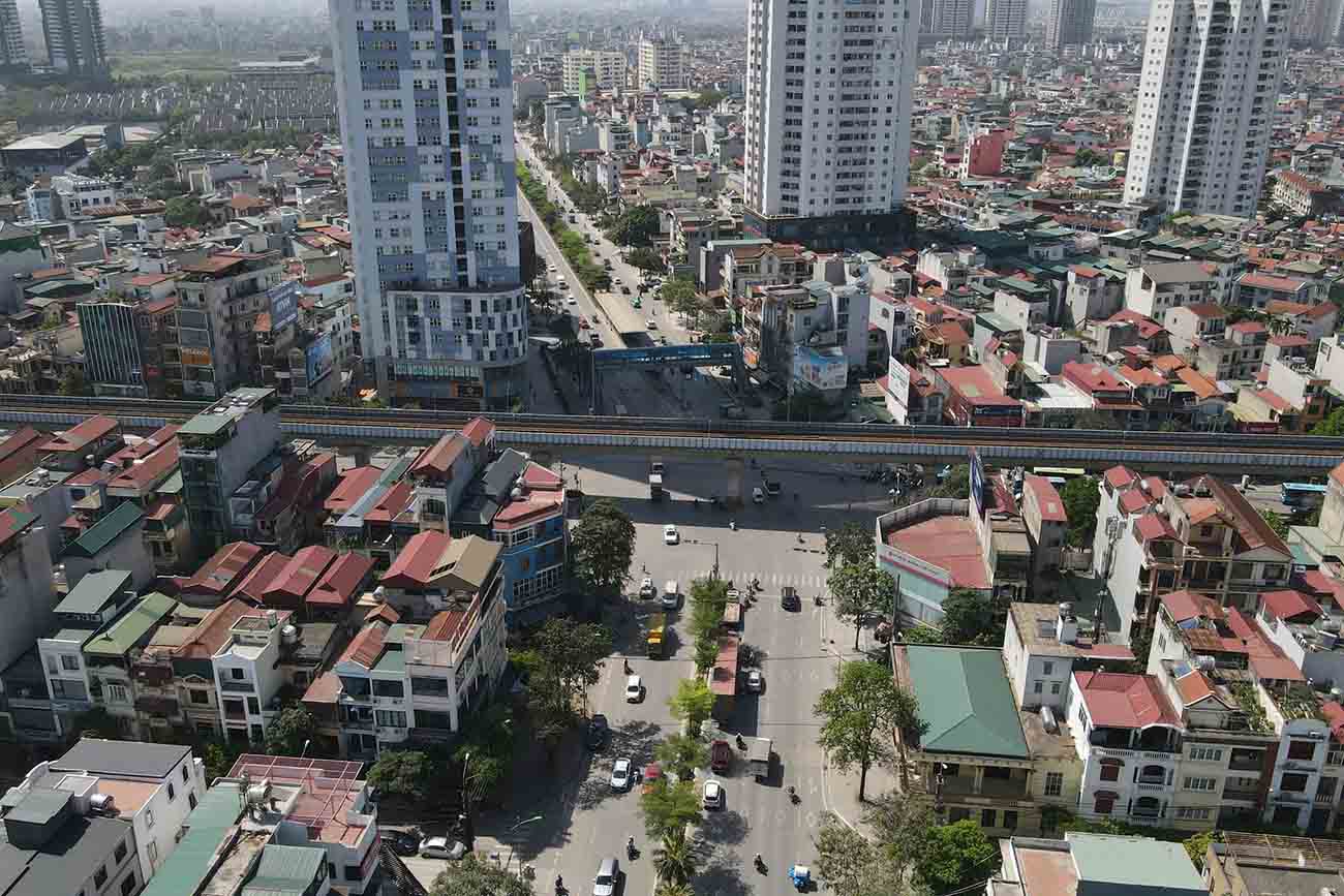 Nut giao duong Le Trong Tan - Quoc lo 6 co tuyen duong sat do thi Cat Linh - Ha Dong chay qua. Anh: Song Huu 