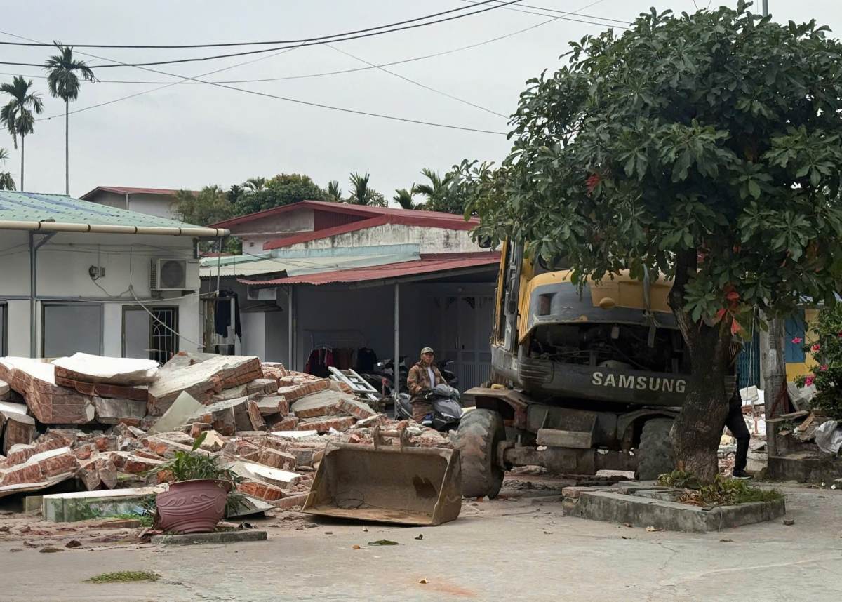 Sau ngay 26.1, phuong Gia Vien se cuong che doi voi cac ho chua tu nguyen thao do cong trinh. Ảnh: Phuong Gia Vien