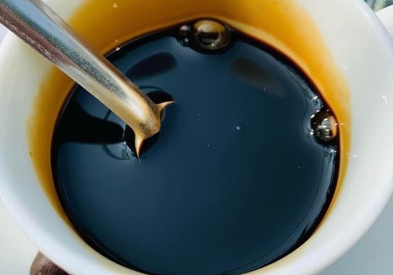 If you want healthy kidneys in the cold season, you should avoid some drinks, including strong coffee. Photo: Kieu Vu