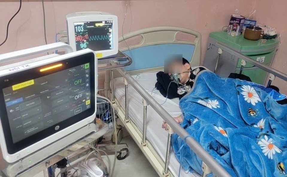 7-year-old daughter in critical condition due to serious illness, poor father only hopes his daughter stays. Photo: Family provided