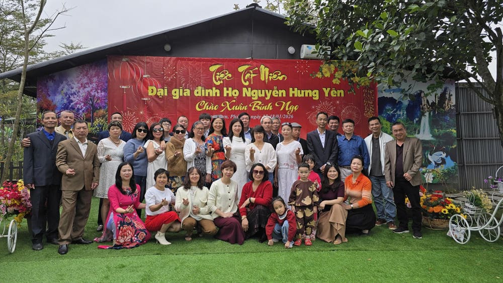 The year-end party is one of the activities to help strengthen family bonds. Photo: Tuan Dat