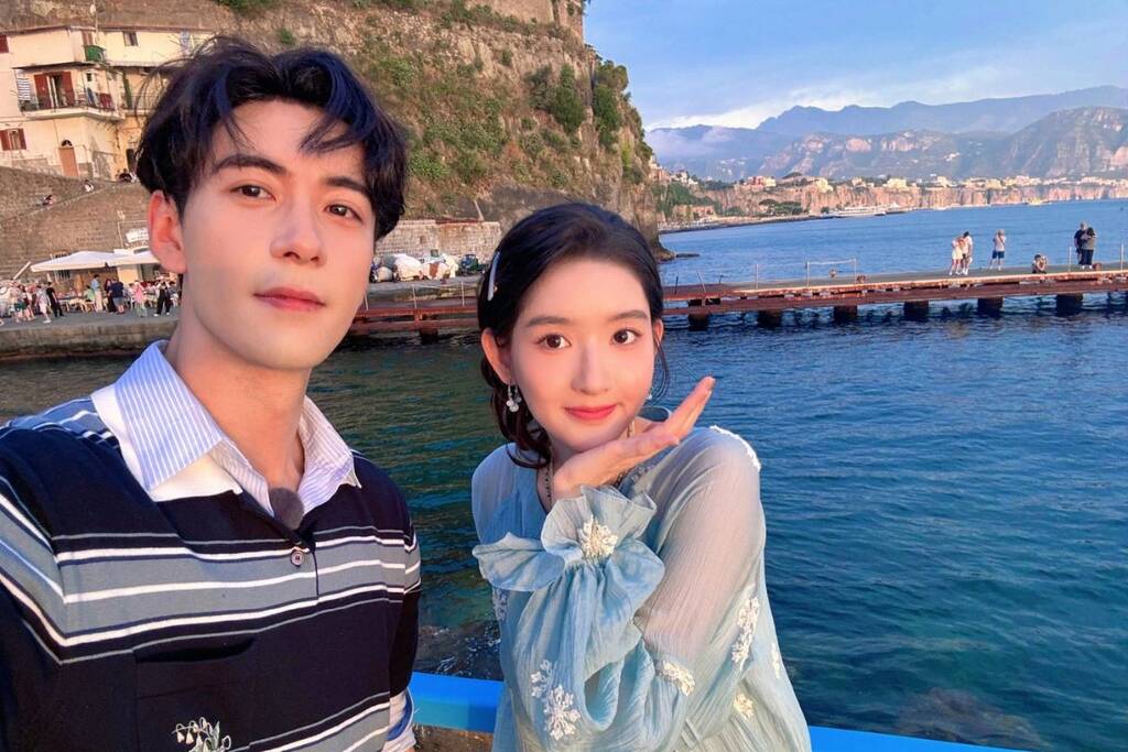 Tran Tinh Huc va Vuong Ngoc Van la ban than ngoai doi. Anh: Nha san xuat