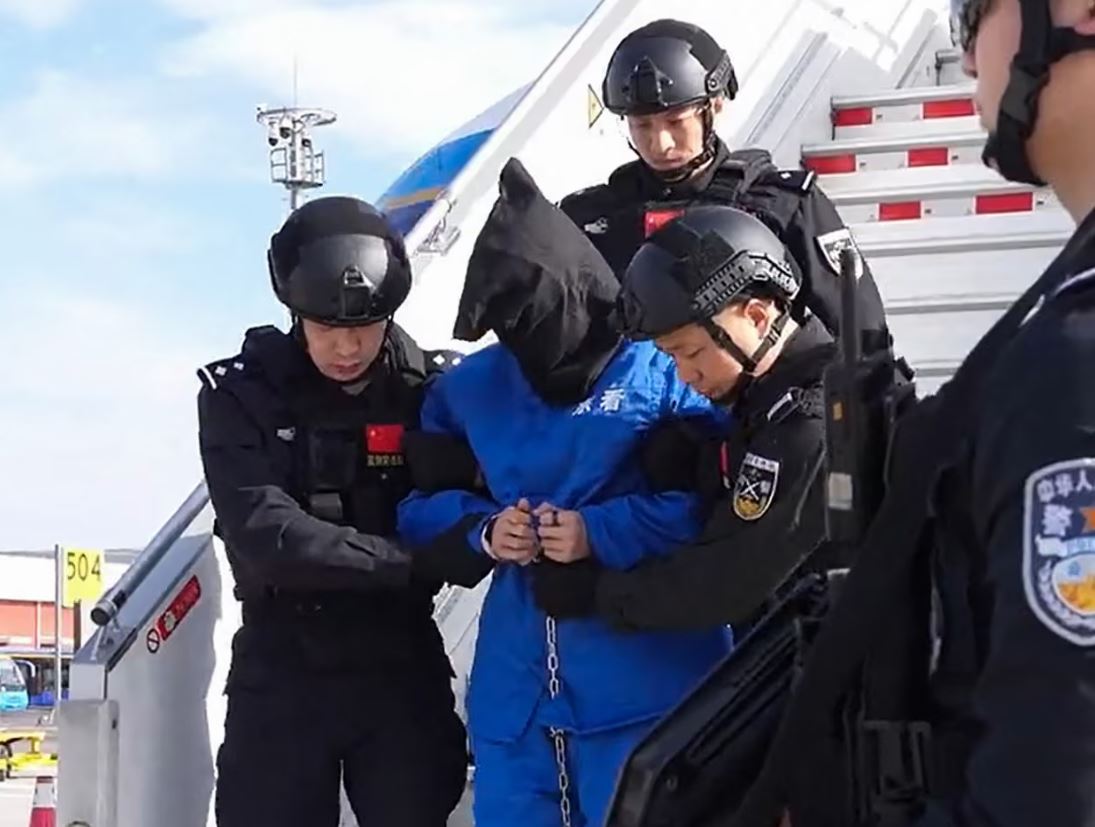 Chen Zhi bi dan do ve Trung Quoc ngay 6.1.2026. Anh: Bo Cong an Trung Quoc