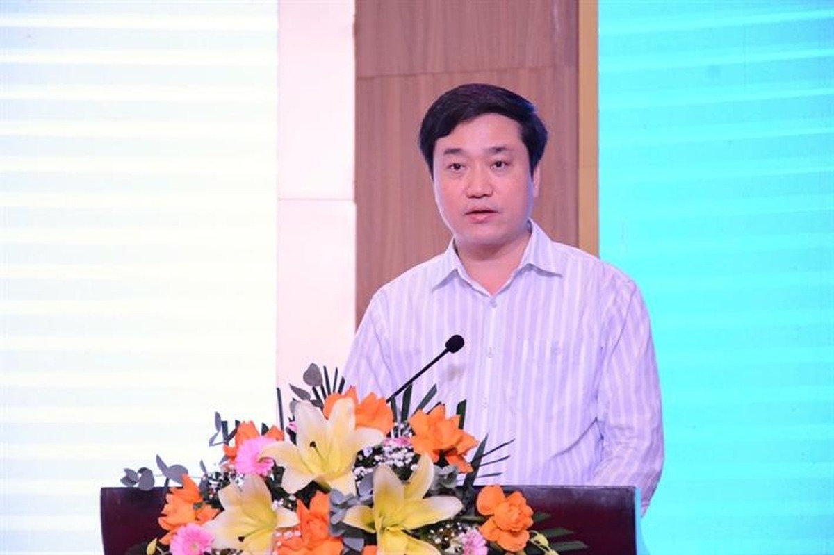 Ông Đỗ Đức Quế được tiếp nhận, bổ nhiệm giữ chức Giám đốc Sở Giáo dục và Đào tạo tỉnh Thanh Hóa. Ảnh: Bộ Giáo dục và Đào tạo