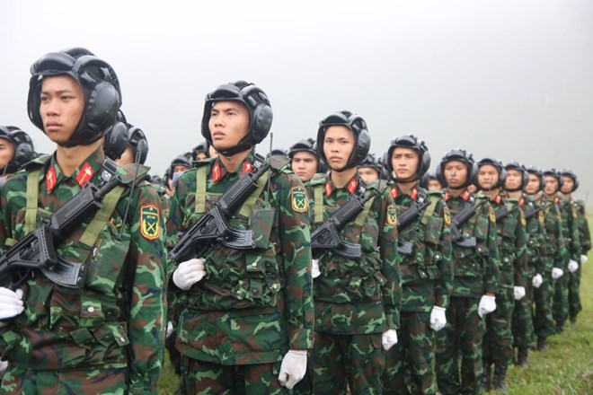 Specific criteria, standards, and conditions for commanding and managing officers of the army who enjoy the policy of valuing talent include: Having particularly excellent thinking and vision, detecting contradictions, challenges, opportunities, advantages, new issues, especially difficult and complex. Photo: Hai Nguyen