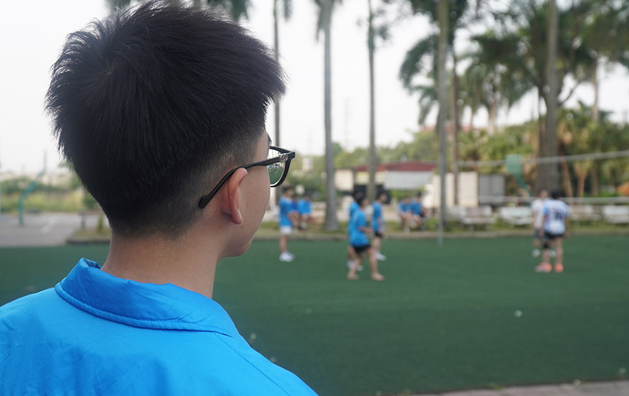 This 18-year-old boy recounted that he cried after 8 months at a game addiction boarding school. Tears fell when he saw his mother. Photo: Minh Chinh