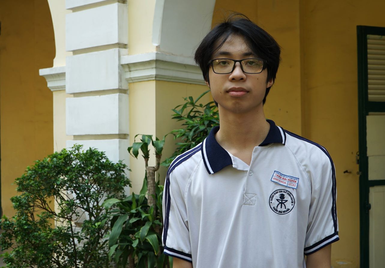 Em Le Anh Khoa. Anh: Chan Phuc 