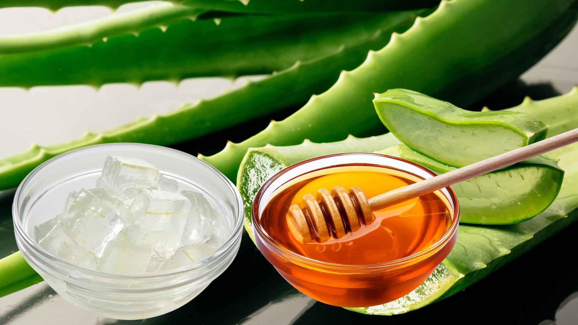Honey aloe vera contains many vitamins A, C, E that beautify the skin and effectively cool down. Graphic photo: Huong Son