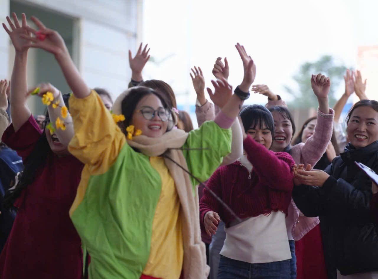 Union members and workers at Winnrcom Co., Ltd. (Gia Van Industrial Cluster, Gia Van commune, Ninh Binh province) participate in the "Tet Reunion 2026" Program. Photo: Dieu Anh