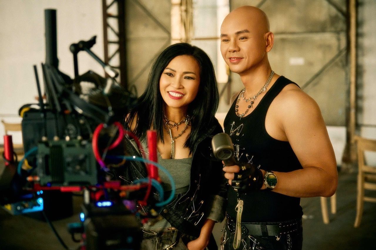 ファン・ディン・トゥンとフオン・タイン。写真:アーティスト提供.